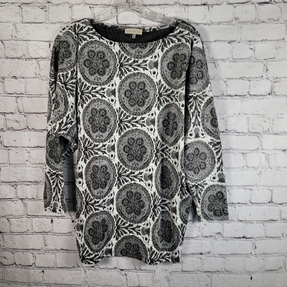 Man:U:Script Black White Art To Wear‎ Pullover Top Size Large